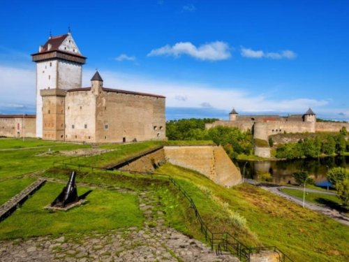 Pazemes piedzīvojumi un Narva