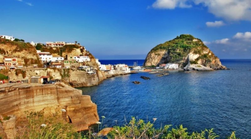 Itālijas mūžzaļais dārzs Iskijas sala un vienmēr dzīvā Neapole GARANTĒTS